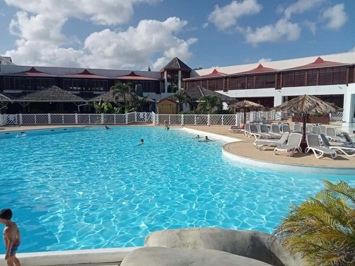 Le Petit Eden - Residence 3 Etoiles - Piscine Et Plage "Le Manganao" Saint-Francois  Eksteriør bilde